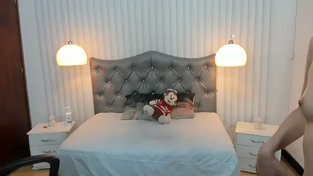 Snapshot of mia_vanucci1 chatting on March 12, 2025, 6:07 am mia vanucci1 online show from March 12, 2025, 6:07 am
