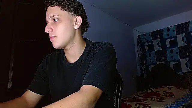 Snapshot of Thomas_May4rs chatting on November 7, 2025, 1:21 am Thomas May4rs online show from November 7, 2025, 1:21 am