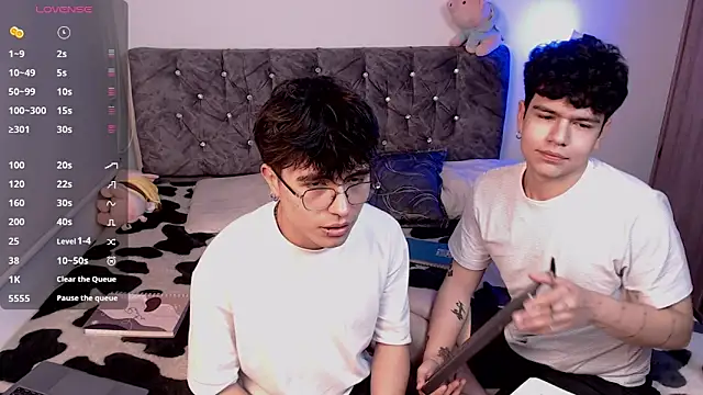 Snapshot of stiven_and_ale chatting on February 24, 2025, 9:43 am stiven and ale online show from February 24, 2025, 9:43 am