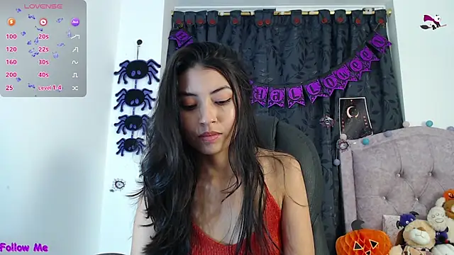 ellajonz online show from October 8, 2025, 12:34 am