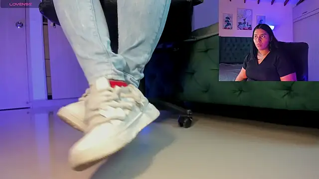 aleya bliss online show from November 28, 2025, 4:01 am