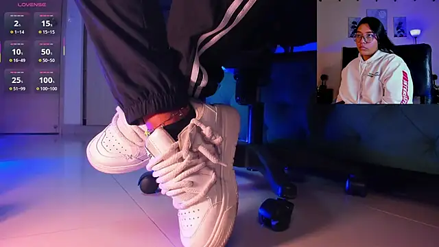 aleya bliss online show from November 25, 2025, 3:18 am