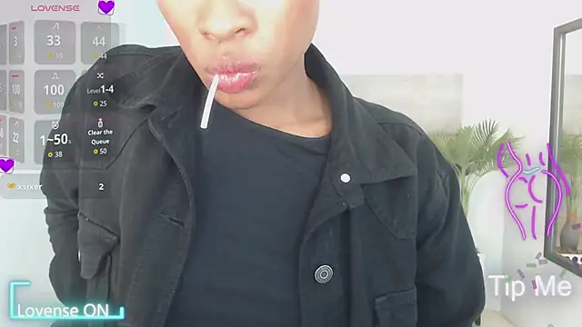 brendathompson  online show from October 18, 2025, 2:13 am