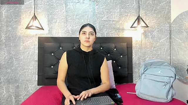 emberhodson online show from September 28, 2025, 11:06 am