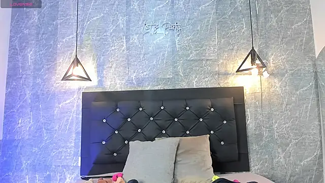 emberhodson online show from September 19, 2025, 11:03 am