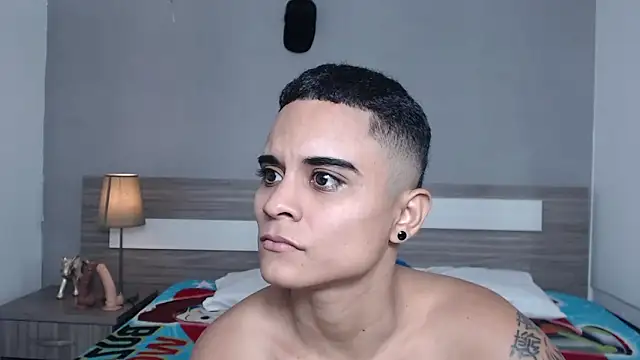 Snapshot of Liiamthompson chatting on October 17, 2025, 10:29 am Liiamthompson online show from October 17, 2025, 10:29 am