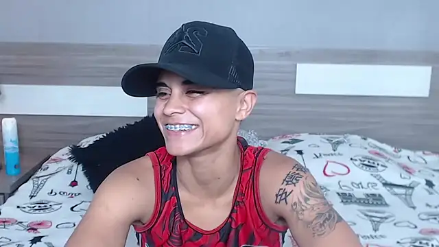 Snapshot of Liiamthompson chatting on October 10, 2025, 11:27 pm Liiamthompson online show from October 10, 2025, 11:27 pm