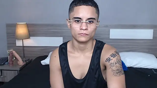 Snapshot of Liiamthompson chatting on October 12, 2025, 11:44 am Liiamthompson online show from October 12, 2025, 11:44 am