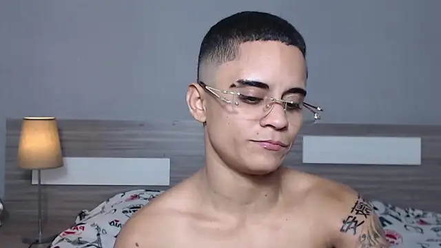 Snapshot of Liiamthompson chatting on October 9, 2025, 10:38 am Liiamthompson online show from October 9, 2025, 10:38 am