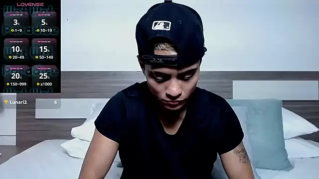 Liiamthompson online show from March 20, 2026, 9:49 pm