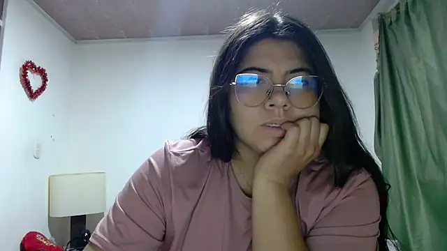 viccky vick online show from October 21, 2025, 2:44 am