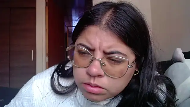 viccky vick online show from December 17, 2025, 9:31 pm