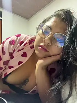 viccky vick online show from February 14, 2025, 2:18 am