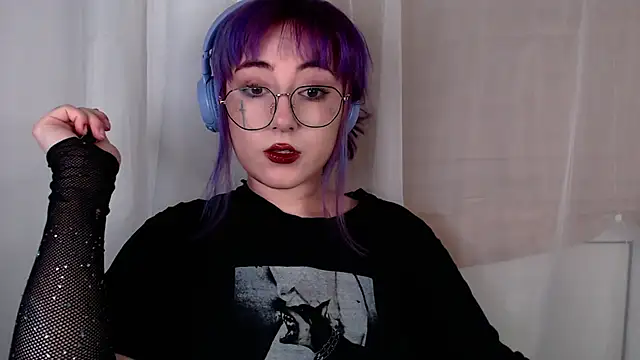 purplewitch online show from February 3, 2026, 12:21 am