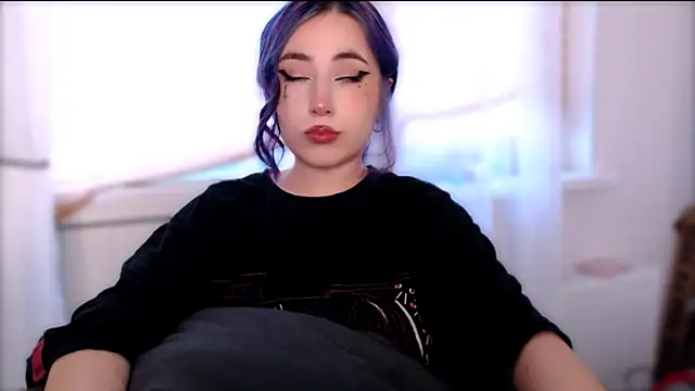 purplewitch online show from October 16, 2025, 3:04 am