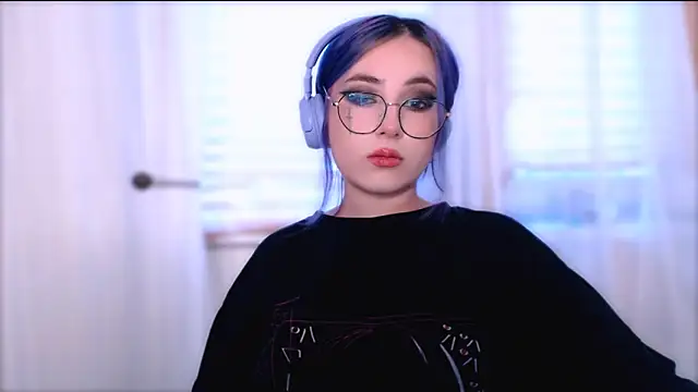 purplewitch online show from October 18, 2025, 2:24 am