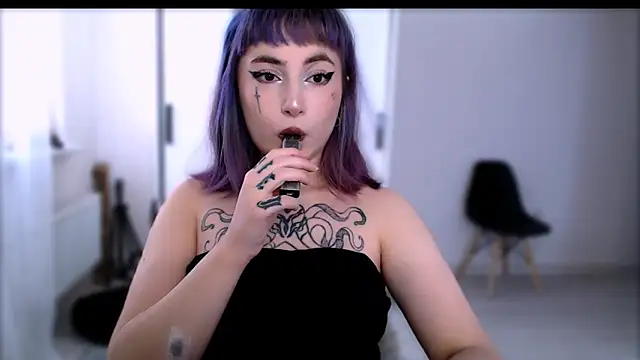 purplewitch online show from December 19, 2025, 7:11 am