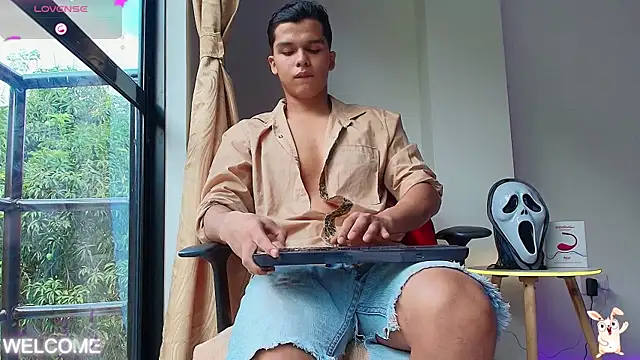 Dwayne Brown online show from October 23, 2025, 1:21 pm