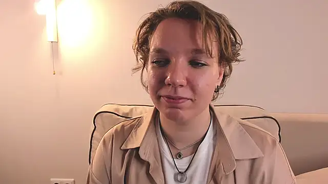 EdaGambee online show from February 3, 2025, 8:35 pm