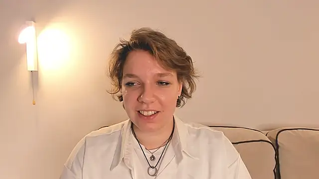 EdaGambee online show from February 5, 2025, 2:26 pm