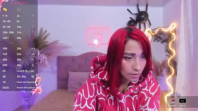 palmerfox tay online show from October 16, 2025, 3:26 am