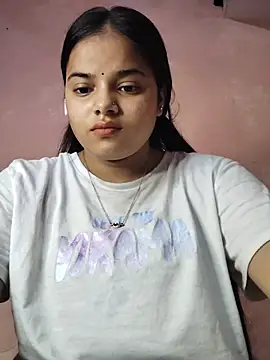 Snapshot of RAYI_123 chatting on August 4, 2026, 7:24 am RAYI 123 online show from August 4, 2026, 7:24 am