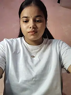 Snapshot of RAYI_123 chatting on August 5, 2026, 6:29 am RAYI 123 online show from August 5, 2026, 6:29 am