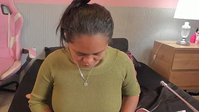 yeikafoxy online show from April 1, 2026, 11:33 am