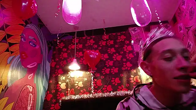 SimonAndJocelyn online show from February 13, 2025, 7:21 pm