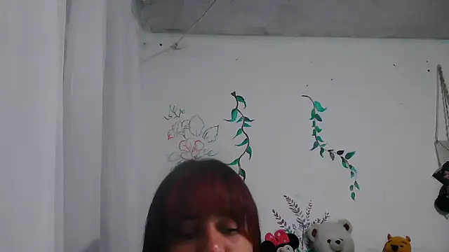 alexandraluv online show from November 6, 2025, 9:08 pm