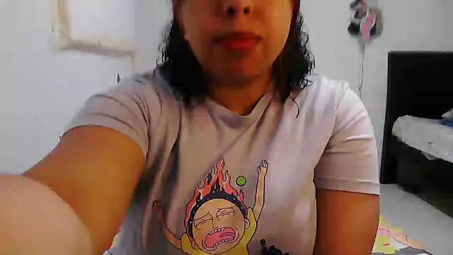 alexandraluv online show from November 21, 2025, 4:06 pm