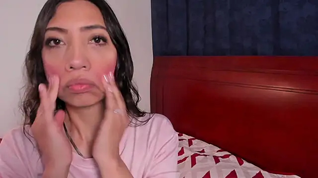 Snapshot of Miss_veronicaa2 chatting on November 11, 2025, 1:17 pm Miss veronicaa2 online show from November 11, 2025, 1:17 pm