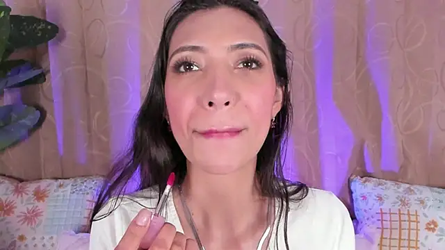 Snapshot of Miss_veronicaa2 chatting on July 1, 2026, 1:44 pm Miss veronicaa2 online show from July 1, 2026, 1:44 pm