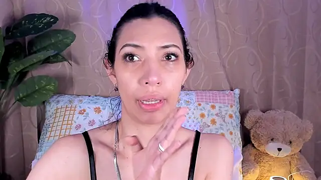 Snapshot of Miss_veronicaa2 chatting on July 21, 2026, 1:12 pm Miss veronicaa2 online show from July 21, 2026, 1:12 pm