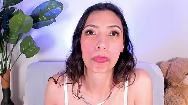 Snapshot of Miss_veronicaa2 chatting on April 23, 2026, 1:24 pm Miss veronicaa2 online show from April 23, 2026, 1:24 pm