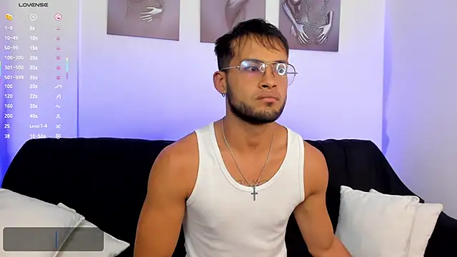 Max Conor1 online show from December 5, 2025, 1:32 pm