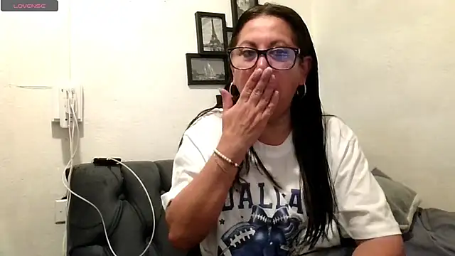 Snapshot of MirandaLatinaLovely chatting on February 8, 2026, 4:59 pm MirandaLatinaLovely online show from February 8, 2026, 4:59 pm