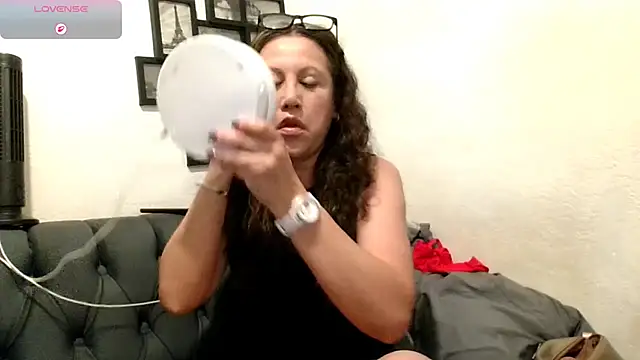 MirandaLatinaLovely online show from April 12, 2026, 5:05 pm