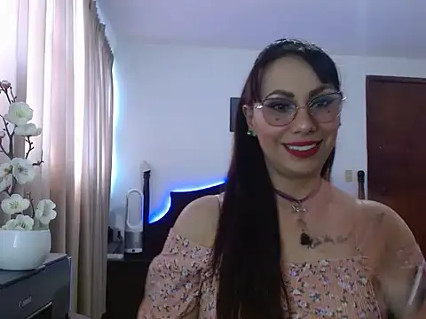 Snapshot of AloLovely_ chatting on April 2, 2026, 9:10 pm AloLovely online show from April 2, 2026, 9:10 pm