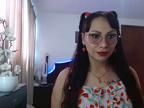 Snapshot of AloLovely_ chatting on March 25, 2026, 8:30 pm AloLovely online show from March 25, 2026, 8:30 pm