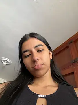 eva roseee online show from June 11, 2026, 6:05 pm
