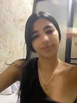 eva roseee online show from November 20, 2025, 4:07 pm