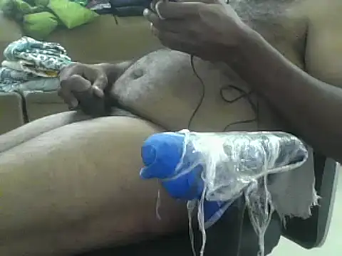 Snapshot of awesomeroc123 chatting on January 12, 2025, 8:36 am awesomeroc123 online show from January 12, 2025, 8:36 am