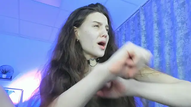 Snapshot of MilaStoyne chatting on December 19, 2025, 7:22 am MilaStoyne online show from December 19, 2025, 7:22 am