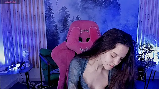 Snapshot of MilaStoyne chatting on December 15, 2025, 8:31 am MilaStoyne online show from December 15, 2025, 8:31 am