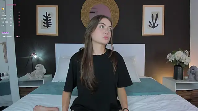 AlannaRussell  online show from March 25, 2026, 8:08 pm