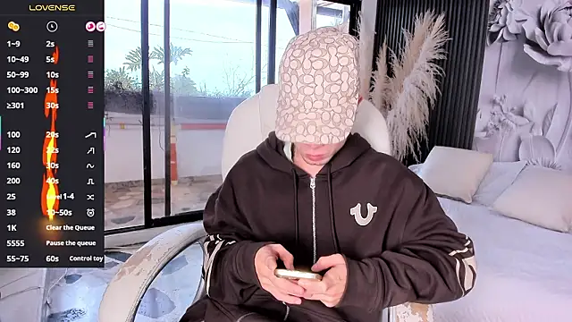 Snapshot of marcuscollins1_ chatting on February 7, 2026, 12:35 pm marcuscollins1 online show from February 7, 2026, 12:35 pm