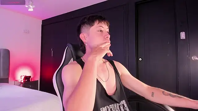 marcuscollins1  online show from November 29, 2025, 1:55 pm