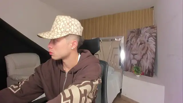 marcuscollins1  online show from April 20, 2026, 1:24 pm