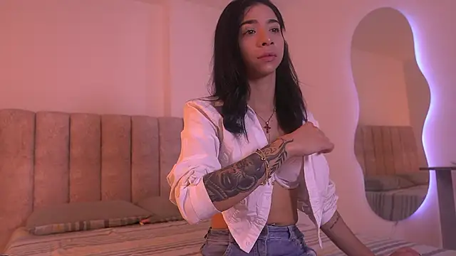 sara lopee1 online show from January 17, 2026, 11:58 am